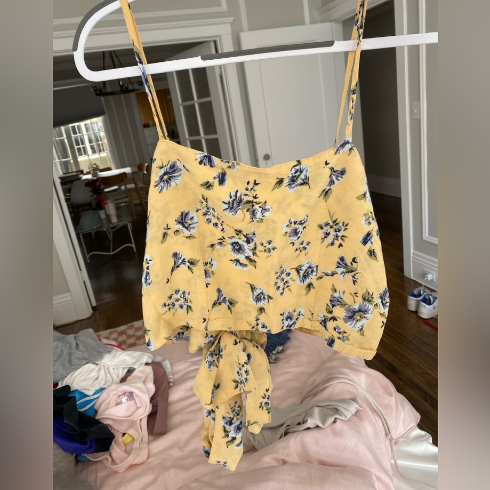 Yellow tie top